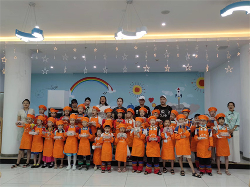 北海市图书馆开展“民族团结心向党”劳动公益学堂“美好‘食’光——小厨师大厨房”系列活动（第二期）