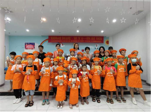 北海市图书馆开展“民族团结心向党”劳动公益学堂“美好‘食’光——小厨师大厨房”系列活动（第三期）
