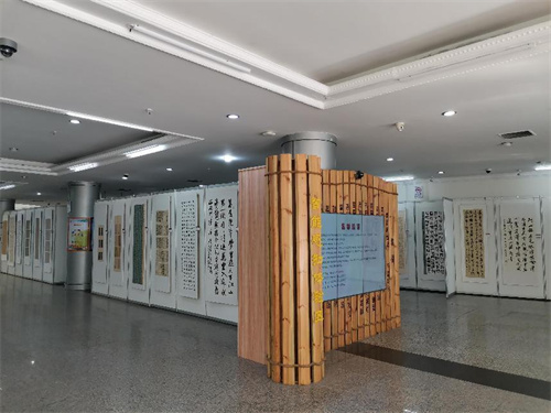 “黎管家”杯北海市第十七届书法临贴作品展在北海市图书馆展出