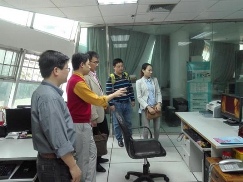 广西图书馆领导到北海市图书馆检查公共数字文化建设工作