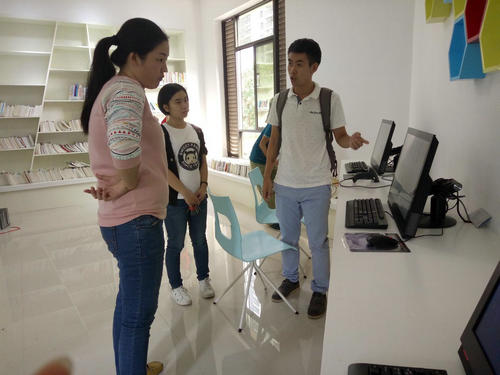 北海市图书馆赴北部湾社区图书馆开展业务辅导工作