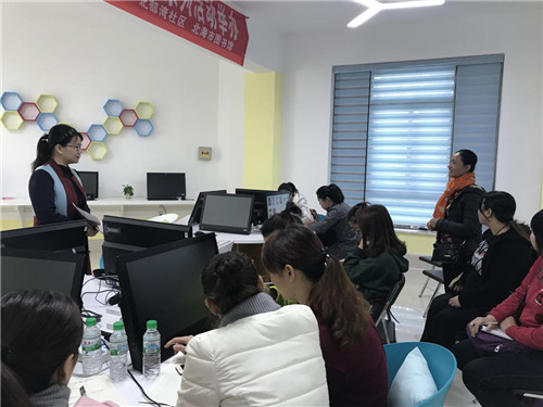 北海市图书馆走进北部湾社区开展“倡导全民阅读·建设书香北海”系列活动