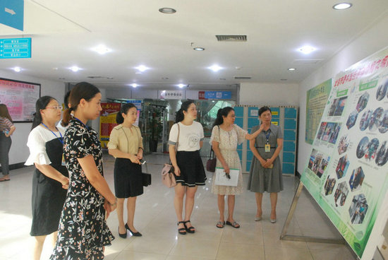 北海市图书馆迎接市级“巾帼文明岗”复核检查