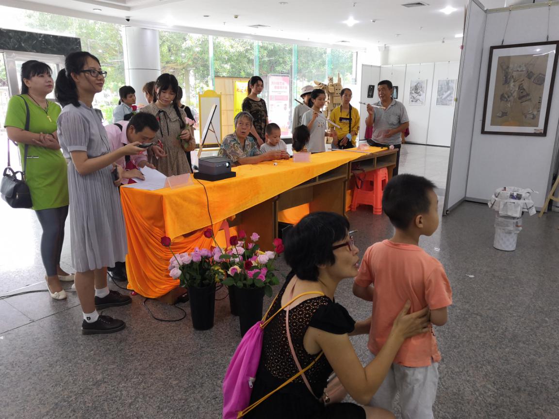 北海市图书馆举办“我们的节日·爱在七夕”主题活动