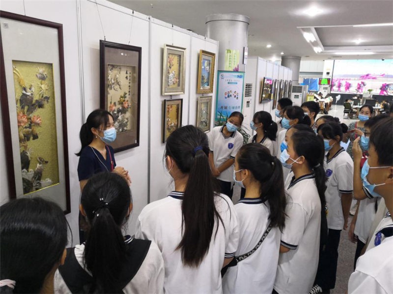  北海非物质文化遗产贝雕作品展