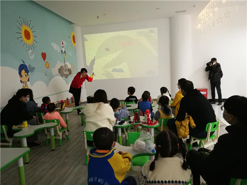  图图书书故事会NO.1——《你看起来好像很好吃》