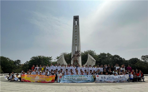 重温党史、缅怀先烈、坚守初心——市图书馆开展“我们的节日·清明节”主题活动