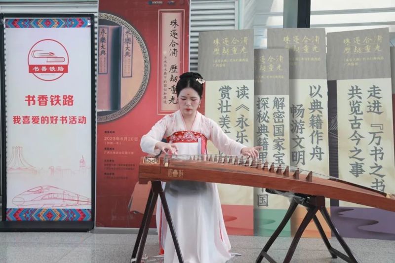 南宁东站、柳州站、钦州东站现场实拍！热闹非凡！