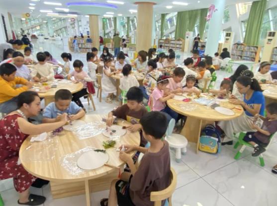 “小鲸灵·童读课堂”家庭篇：以爱之名，致敬母亲